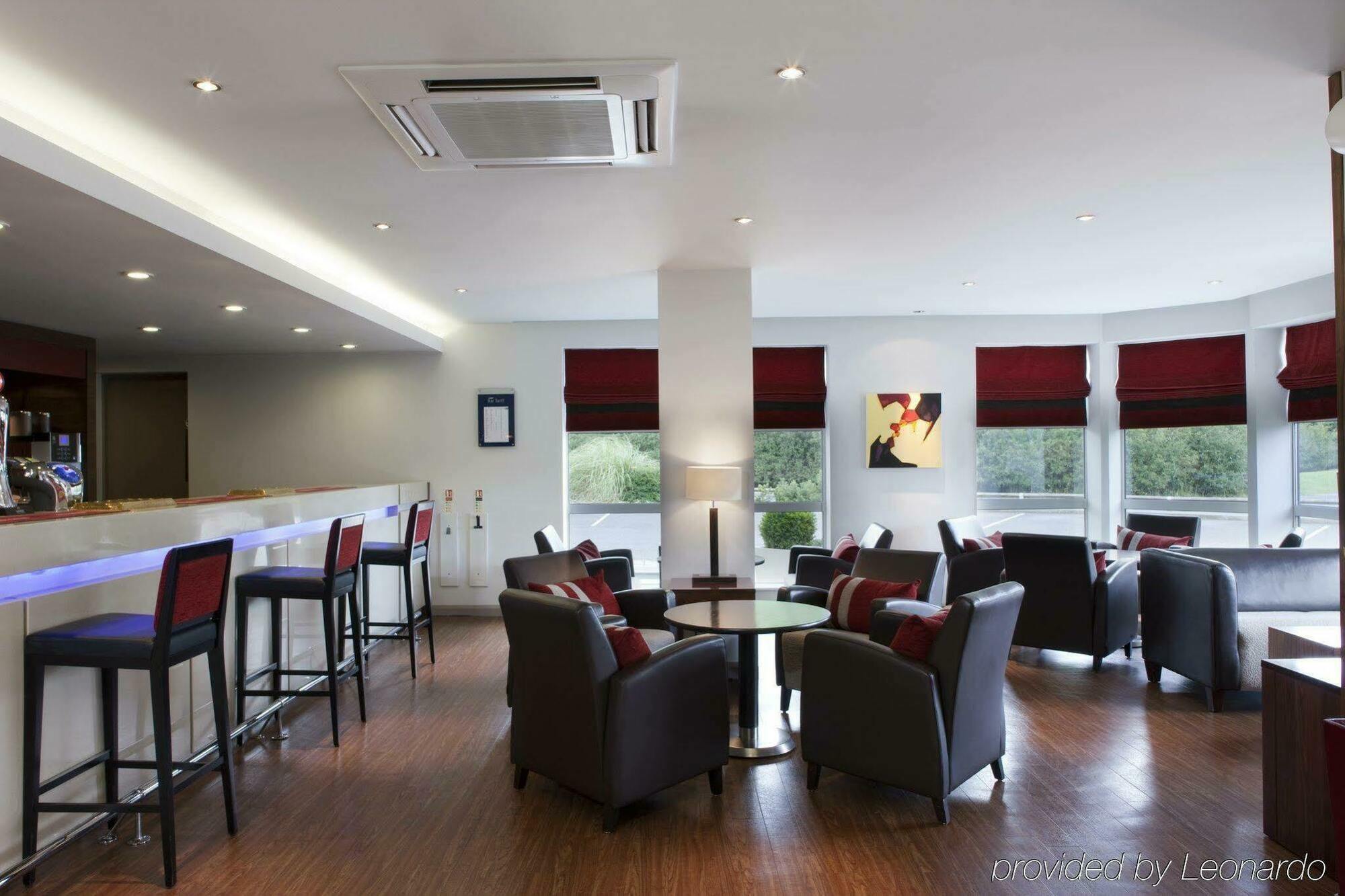 Holiday Inn Express Swindon West By Ihg Restaurant billede